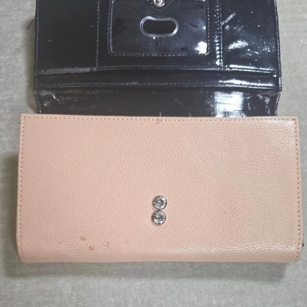American Glamour Badgley Mischka Tan Black Patent Striped Trifold Wallet Womens